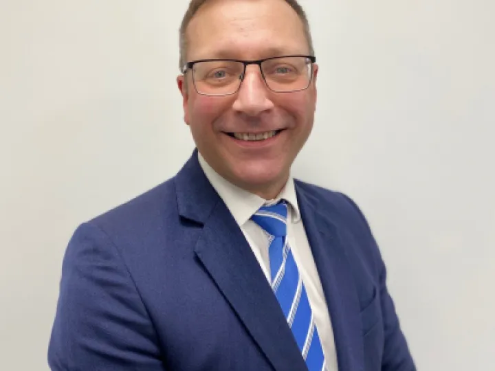 Dr Andrew Wilson