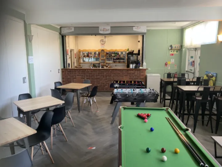 bar pic 06-06-21A