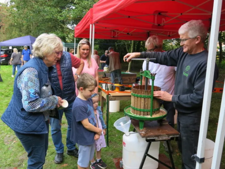 Apple Pressing 2023 1