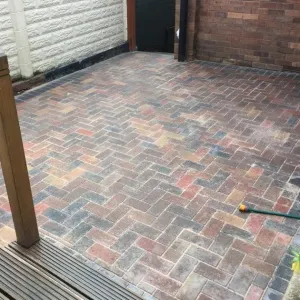 Surfacing block patio paving