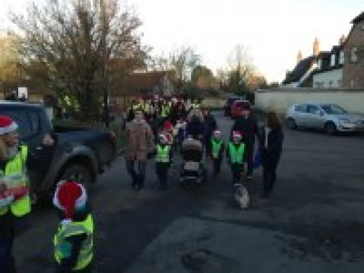 Santa Stroll 01