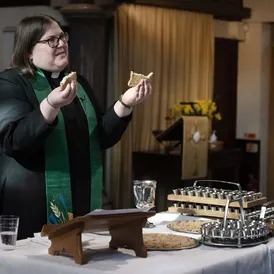 Communion 1