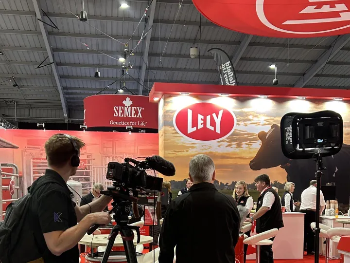 UK DD 25 Filming