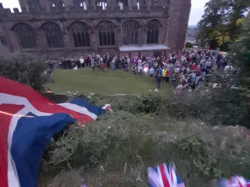 Beacon Parade arrivesat Castle Hill