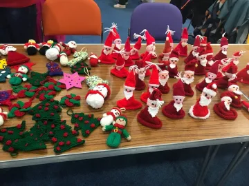 Knitted Christmas toys