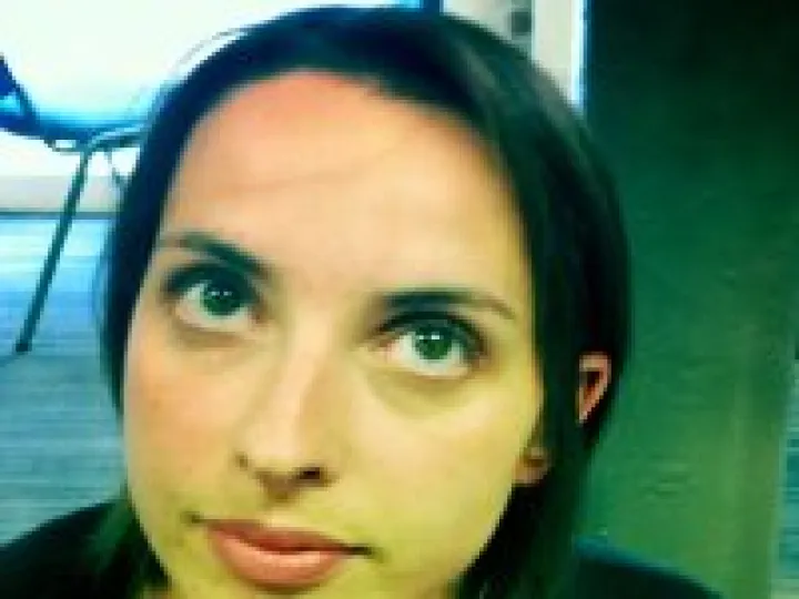 Laura Lindow Headshot