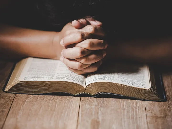 Christian life crisis prayer to god. 