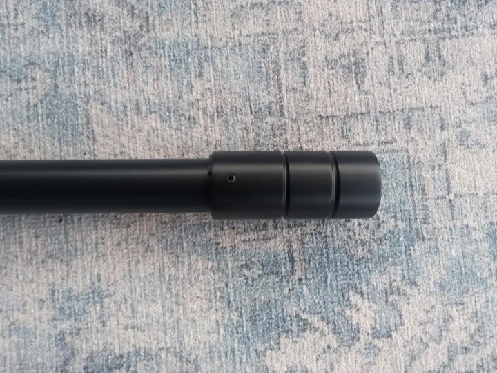 Items for sale
– Curtain pole £10