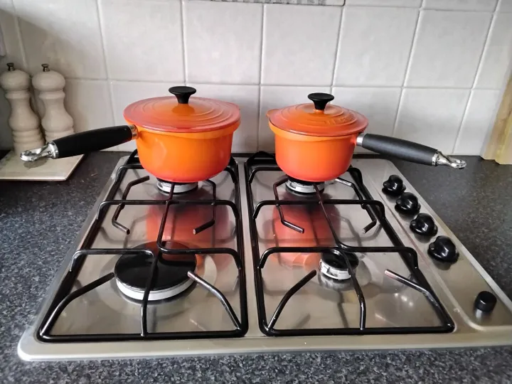 Items for sale
– Leceuset saucepans £45.00