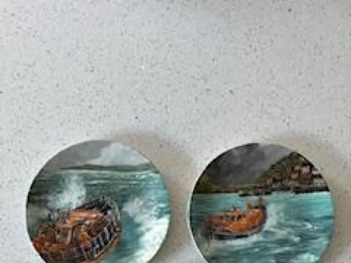 Items for sale
– Commemorative ceramic plates £75