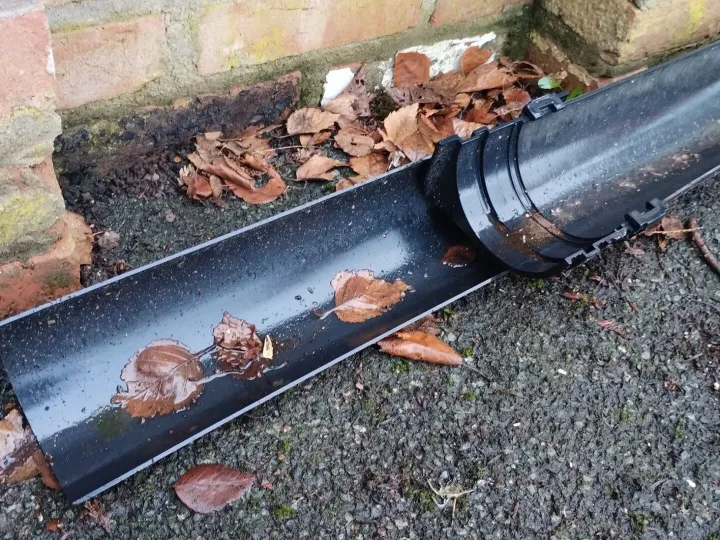 Items free to a good home! – Guttering n/r