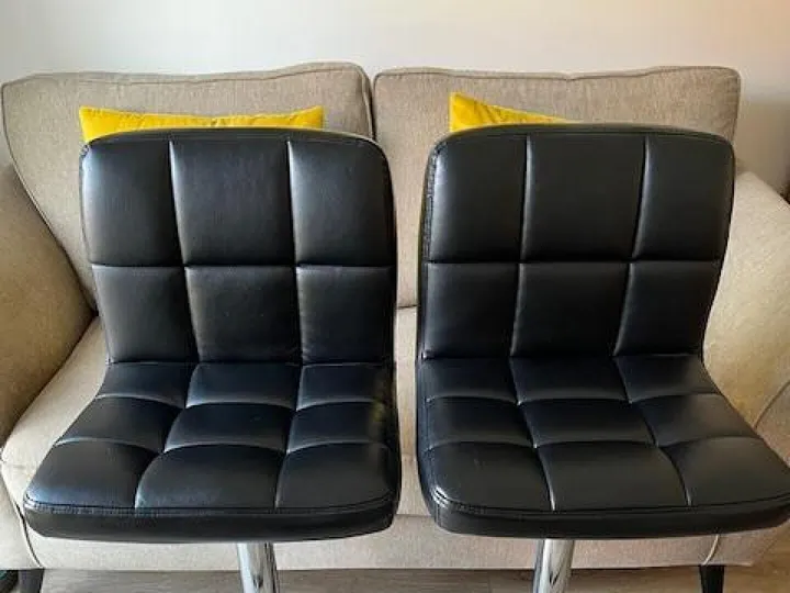 Items for sale
– 2 x Bar Stools £30 for 2