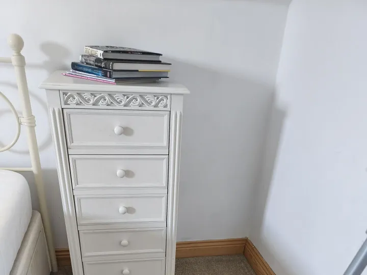 Items for sale &ndash; Tall Slim Chest of Drawers &pound;20.00
