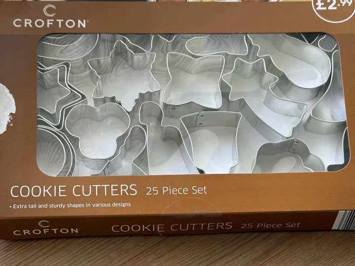 Items for sale
– Cookie cutters £3
