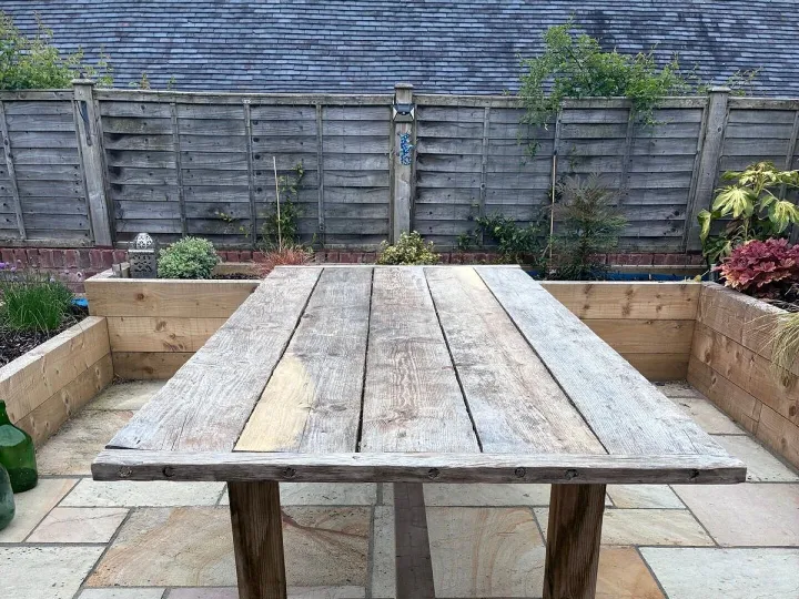 Items free to a good home! – Large Wooden Garden Table & 6 Chairs n/r