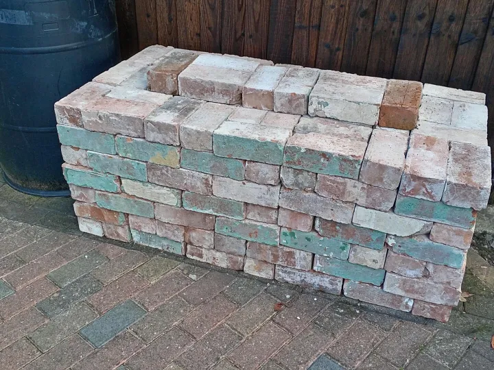 Items for sale
– 260 x Cleaned, Antiqye Cheshire 'Common' Bricks £100