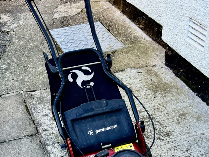 Items for sale
– Gardencare LM40P Lawn Mower £30.00