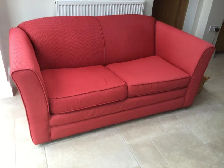 Items for sale
– 2 seater bed settee free