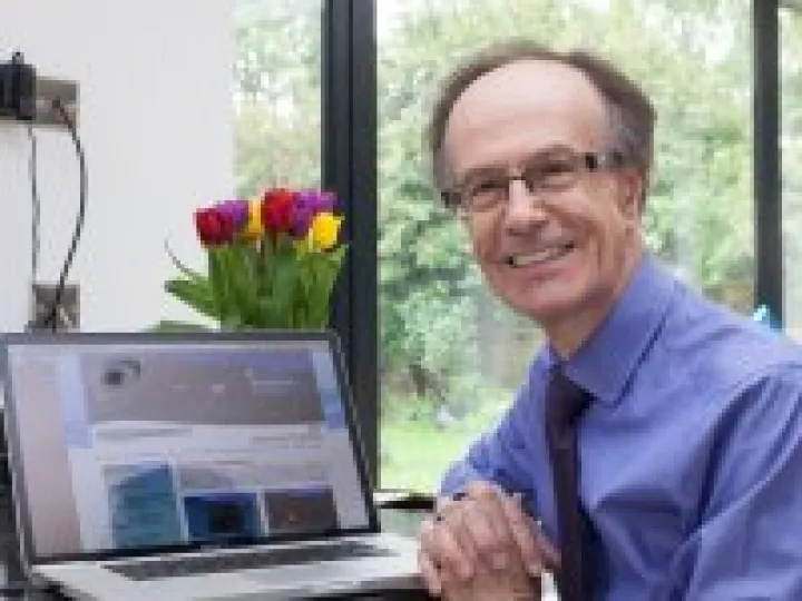 Keith Milmer at Laptop 01