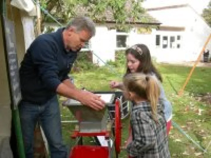 Apple Pressing