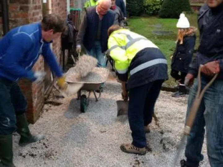 Repairing St Andrews Churchyard-jpg (4)