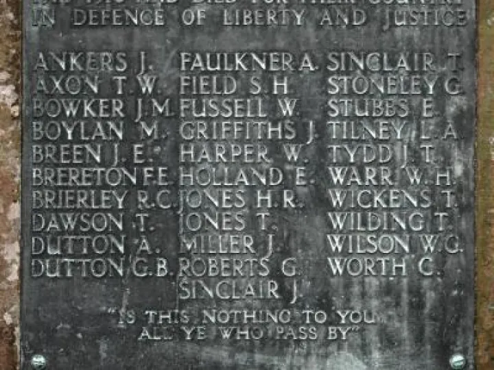 WarMemorialPlaque2