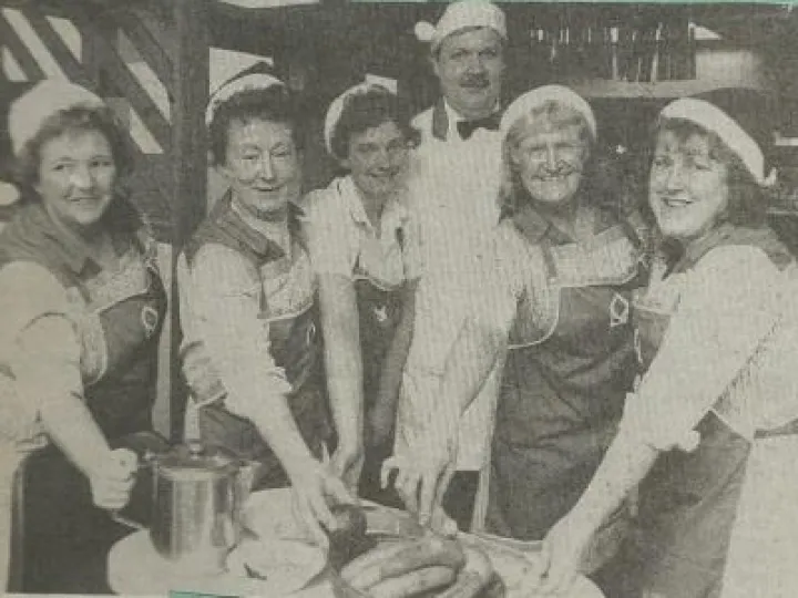 THR _ Northern Dairies Christmas 1990 Scan_20180210