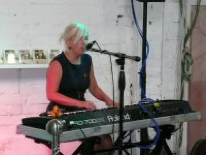 Heide Browne-playing