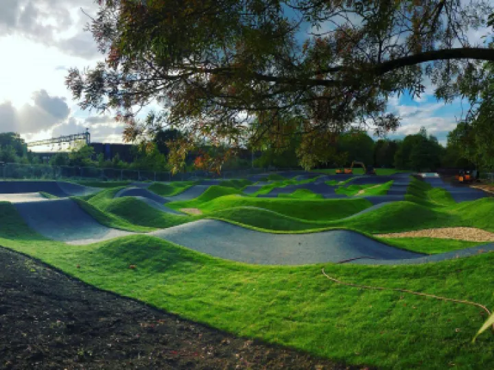 Harrow pump track build 01