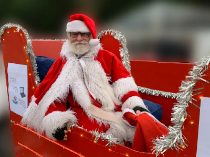 Santa on Sleigh_transp 2