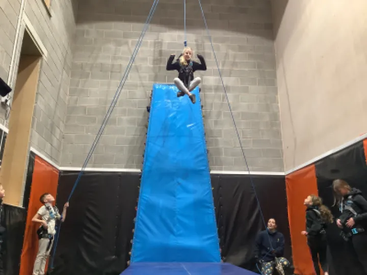 7A578D90-3049-42E1-86BD-D47B5BB21C0D