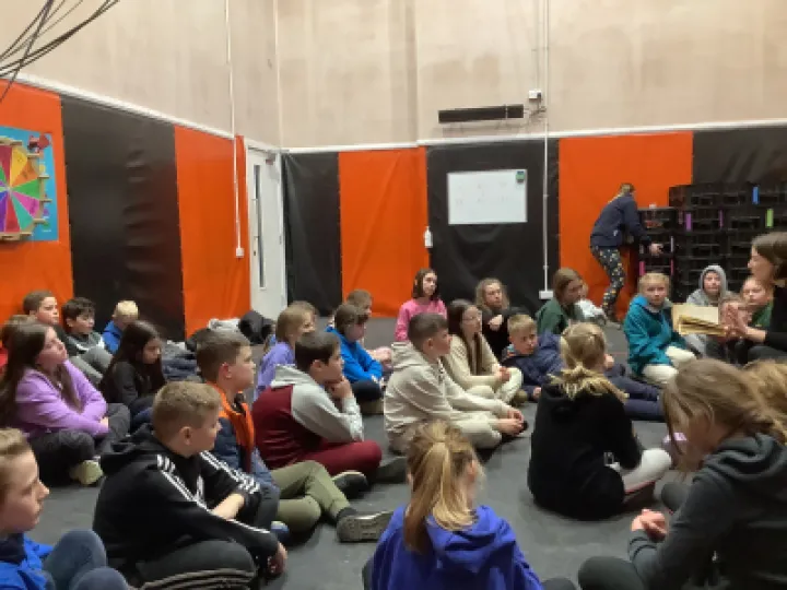 8E9A0493-3F4F-4190-A681-E97D262B2546