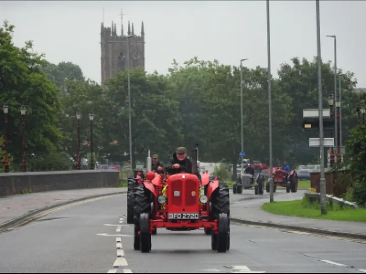 Vintage Tractor run
