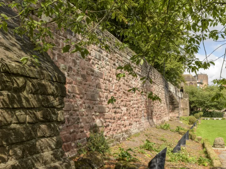 Chester City Walls &ndash; Roman Gardens