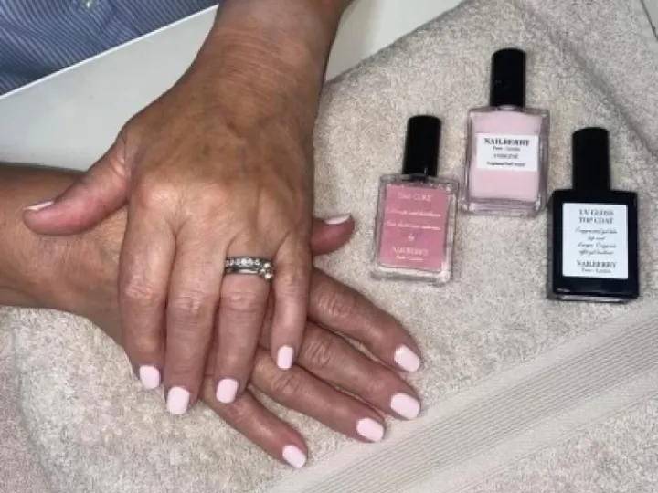 White Nails &ndash; Ellie Stark