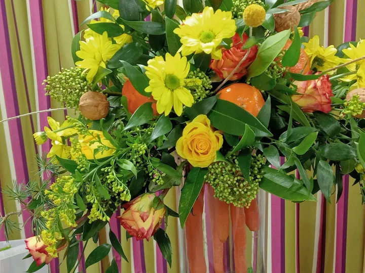 Flower Club 2025 – Carrot Cake