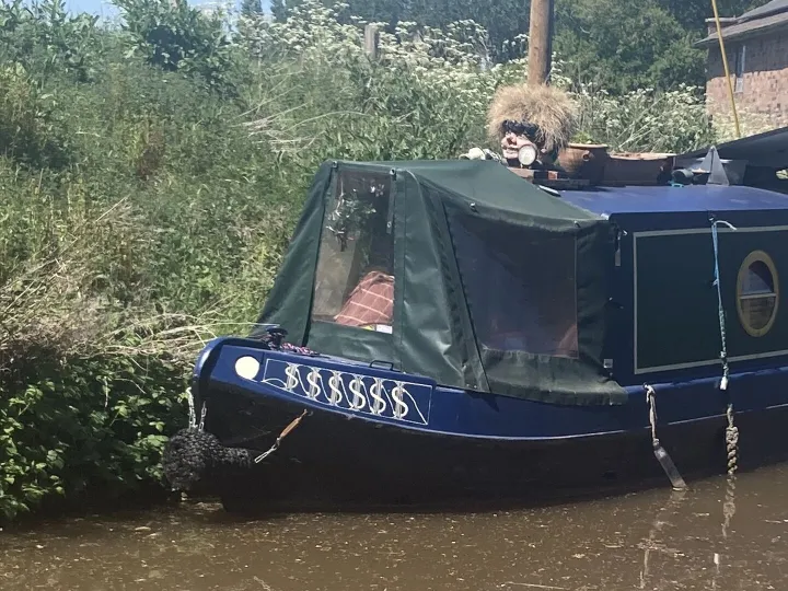 odd boater