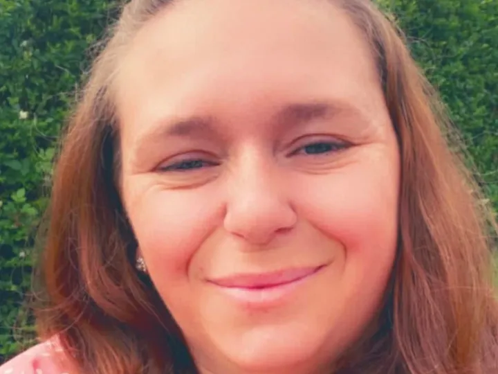 Claire Hewlett Photo