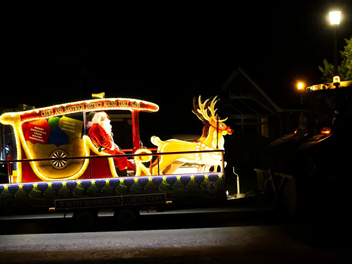 Santa'S Visit to Moorsfeild Ave